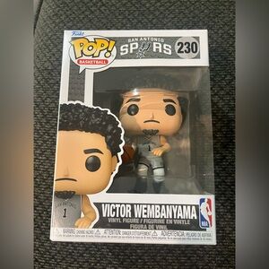 Funko POP! Basketball San Antonio Spurs Victor Wembanyama  Figure #230 Gray